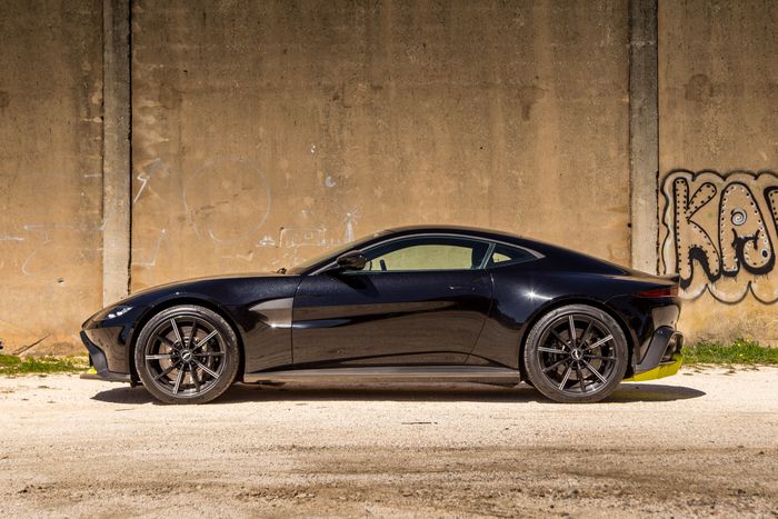 download Aston Martin V12 Vanquish able workshop manual