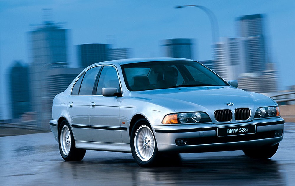 download BMW 5 520i able workshop manual