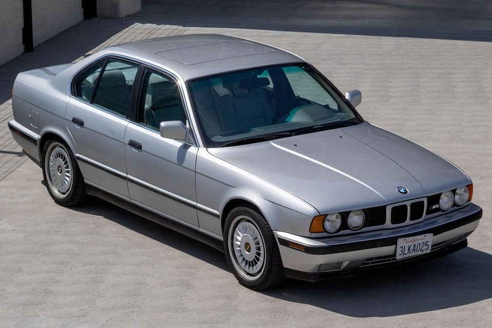 download BMW 5 E34 able workshop manual