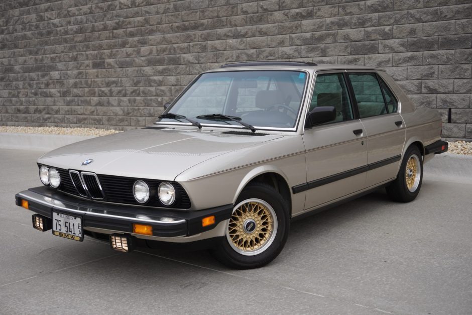 download BMW 524TD able workshop manual