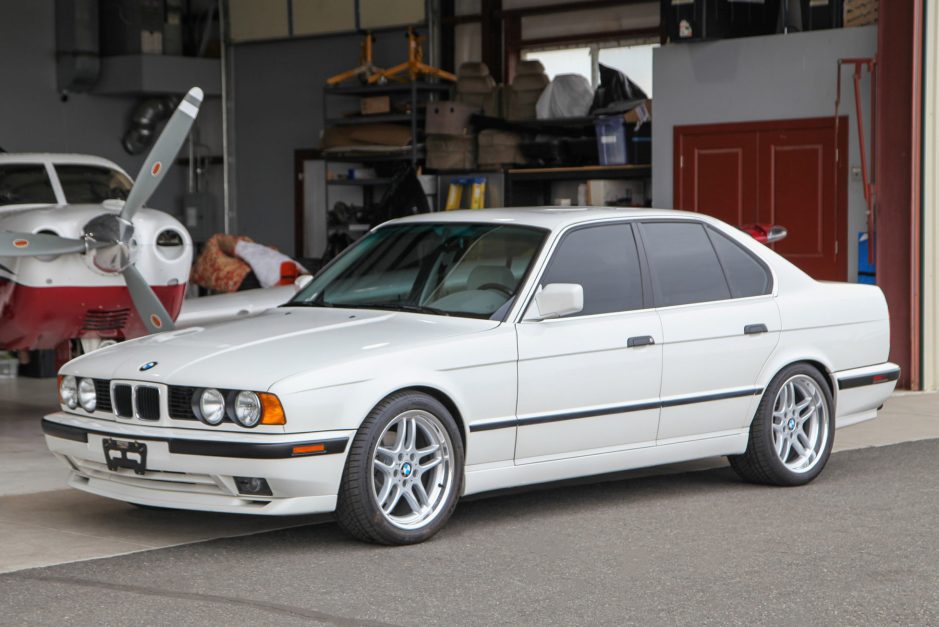 download BMW 525 525i able workshop manual