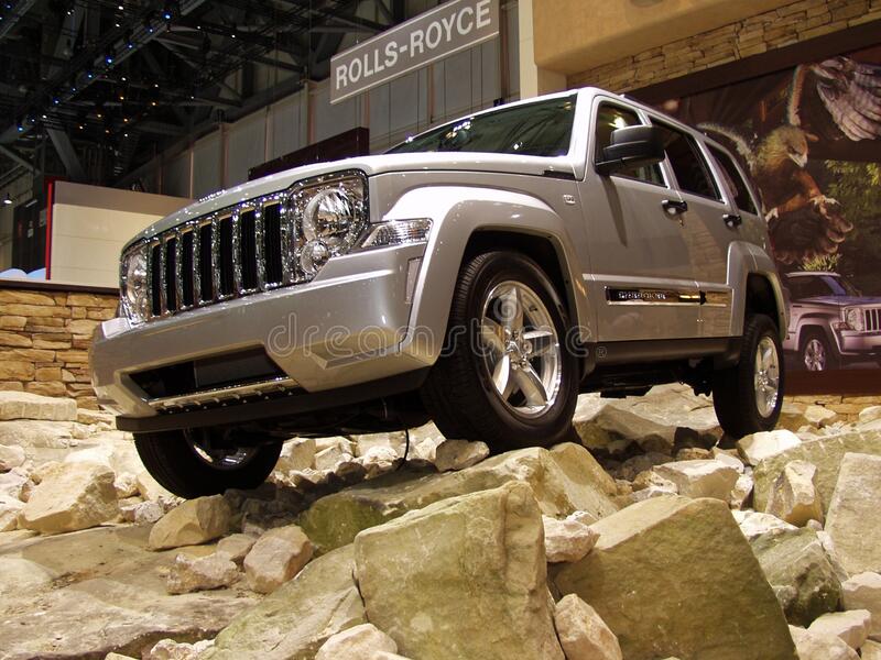 download Jeep Commander XH XK workshop manual