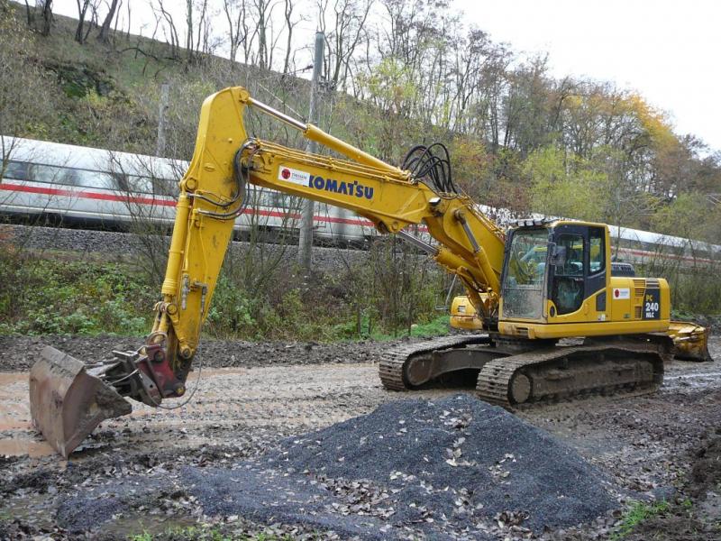 download KOMATSU PC240LC 8 Hydraulic Excavator able workshop manual