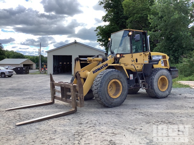 download Komatsu WA200 1 Wheel Loader 10001 up able workshop manual