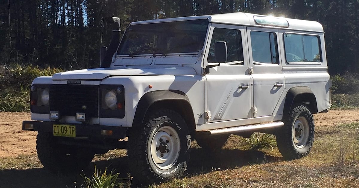 download Land Rover Defender 300TDI able workshop manual