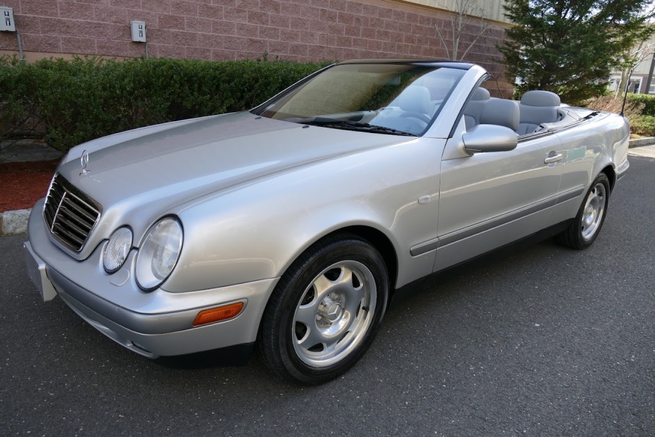 download Mercedes Benz CLK320 able workshop manual