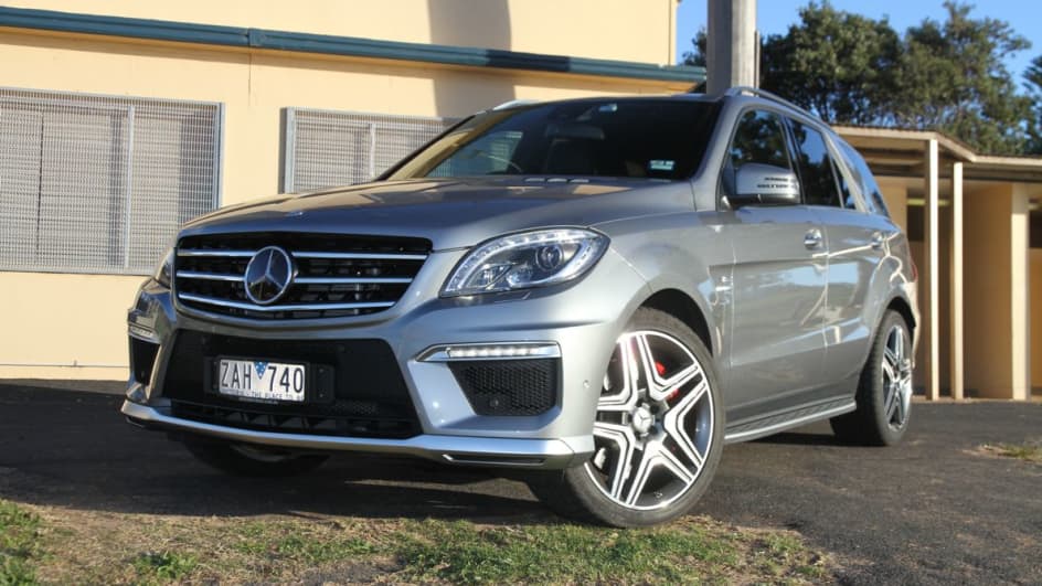 download Mercedes Benz ML63 AMG able workshop manual