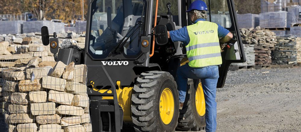 download VOLVO MCT145C Skid Steer Loader able workshop manual