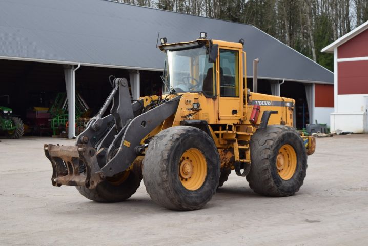 download Volvo L90D Wheel Loader able workshop manual