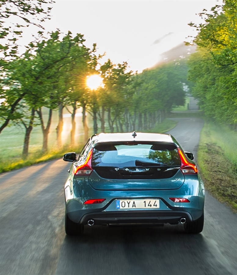 download Volvo V40 able workshop manual